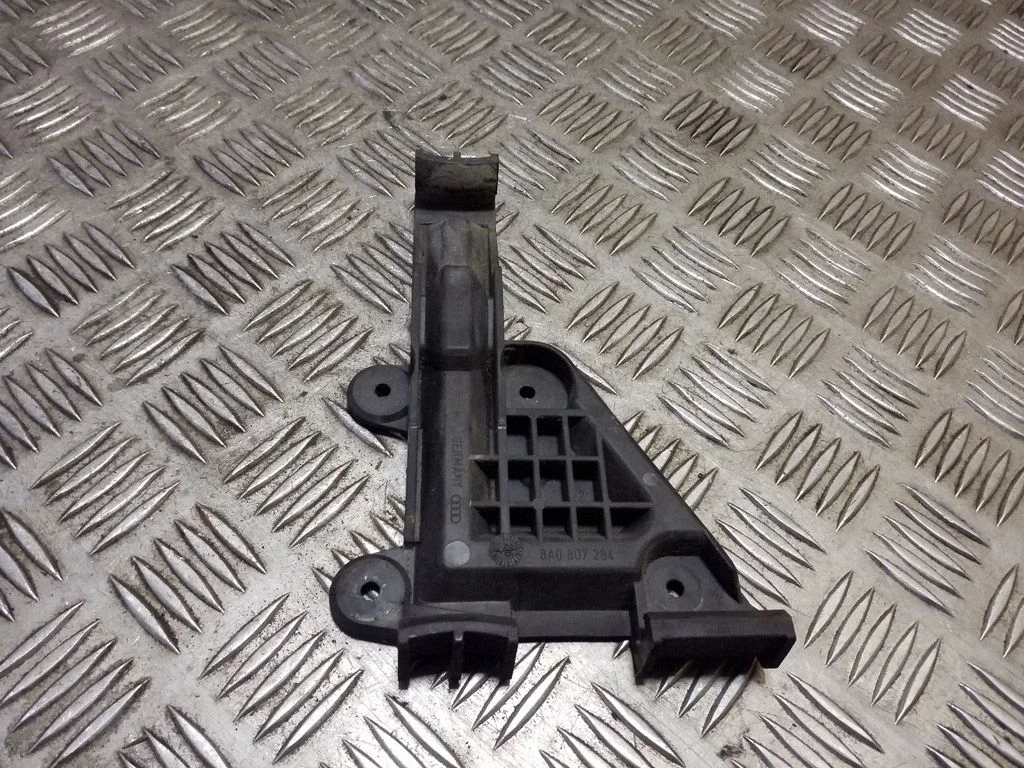 Front bumper mounting bracket 8A0807284