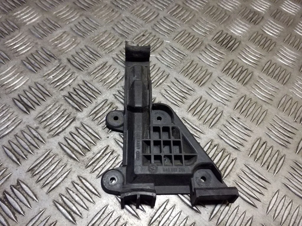 Front bumper mounting bracket 8A0807284
