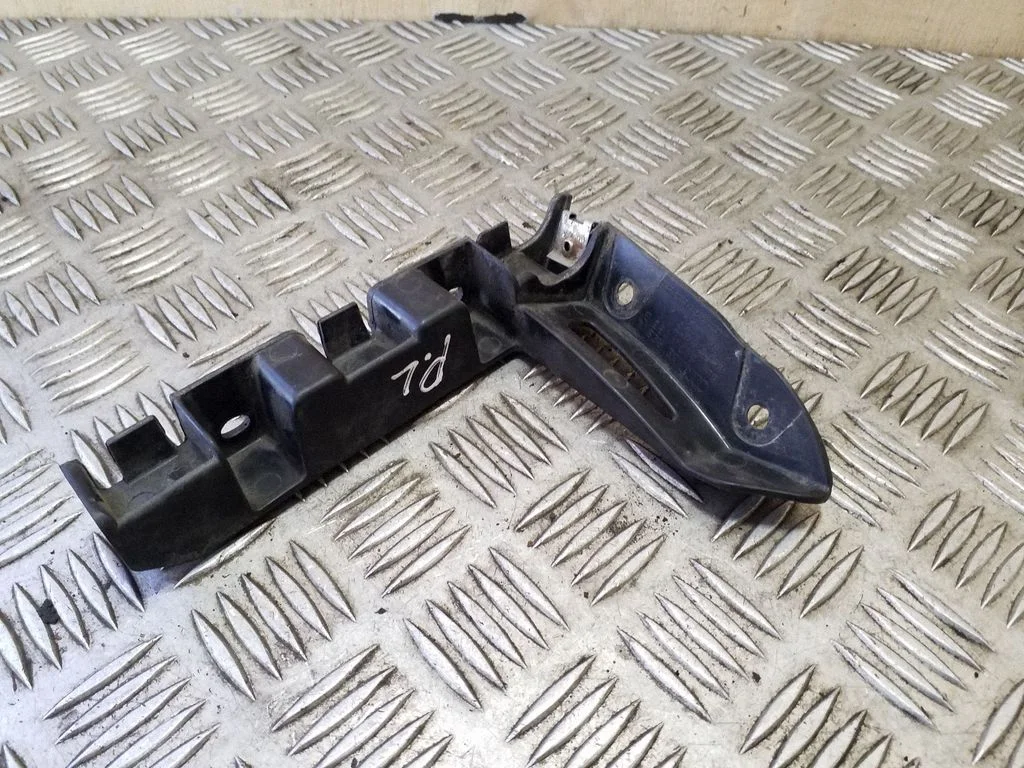 Esistange kinnitusklamber – Audi TT TTS Mk2 (2006-2014)