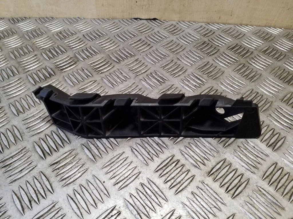 Esistange kinnitusklamber 86516F1000