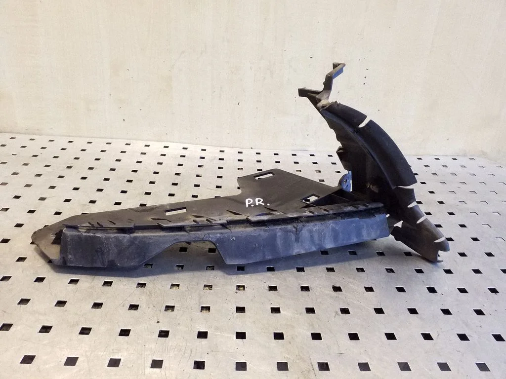 Front bumper mounting bracket – Volvo XC70 (2008-2013)