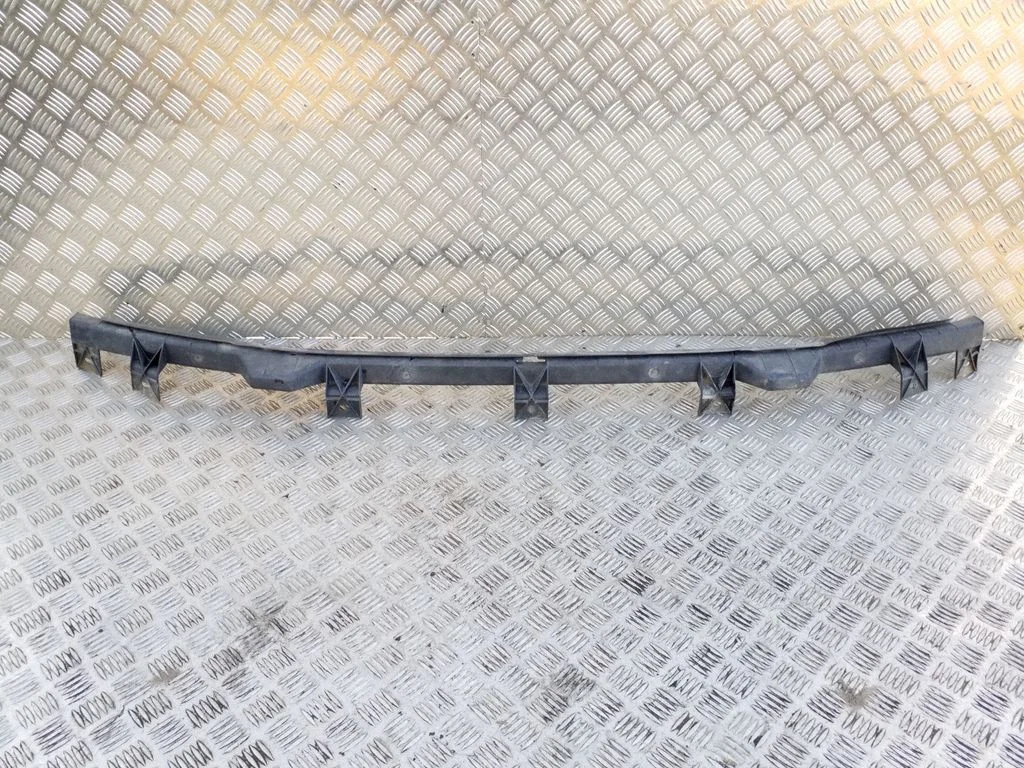 Priekšējā bampera turētājs 7D0807183B
