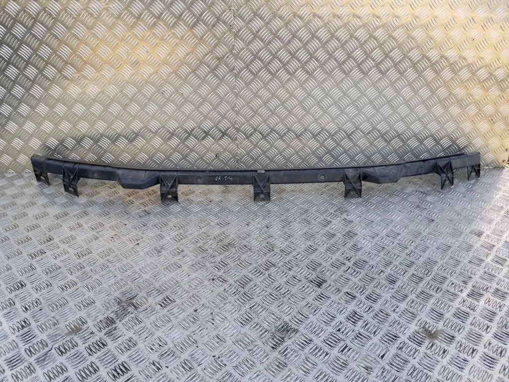 Priekšējā bampera turētājs 7D0807183B