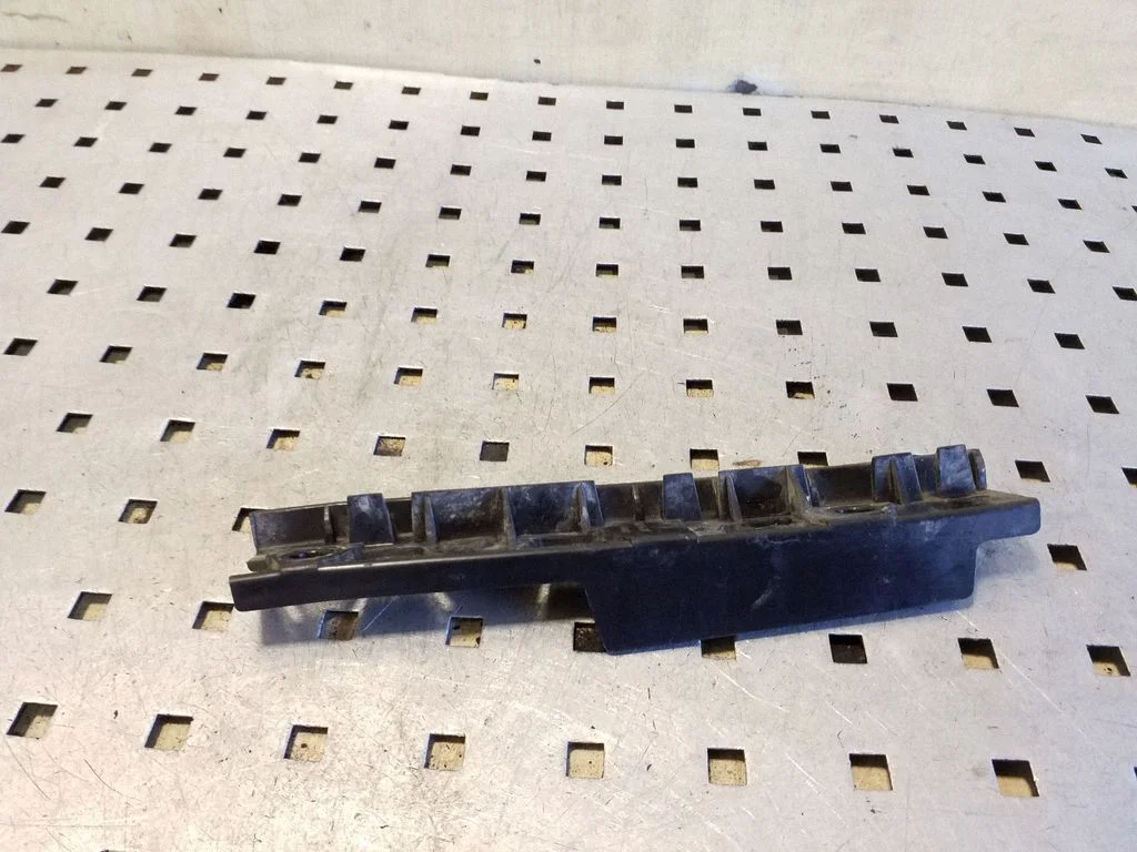 Front bumper mounting bracket 51777066227