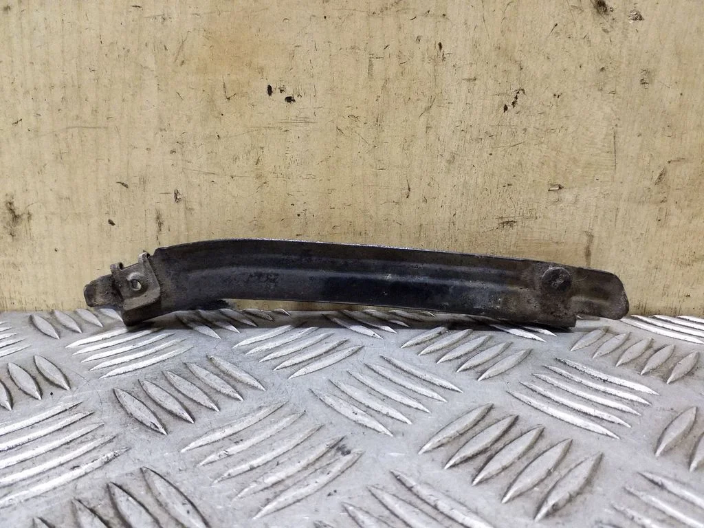 Esistange kinnitusklamber – Mercedes-Benz ML-klass W164 (2005-2011)