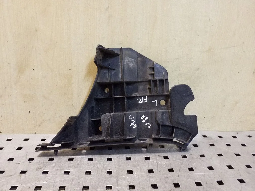 Priekšējā bampera turētājs 31265344