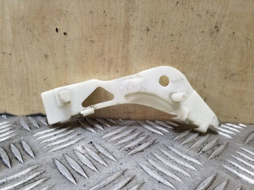 Front bumper mounting bracket GJ6A50E11