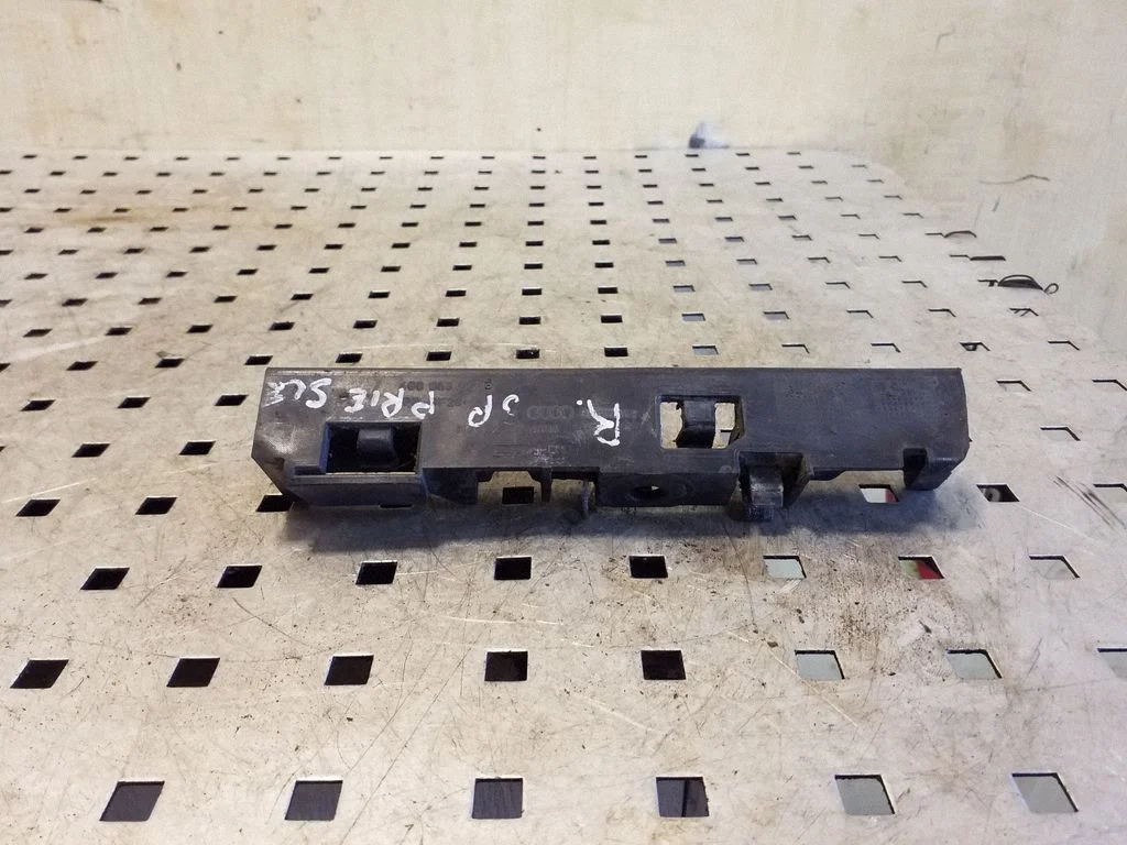 Front bumper mounting bracket 4G0853922B