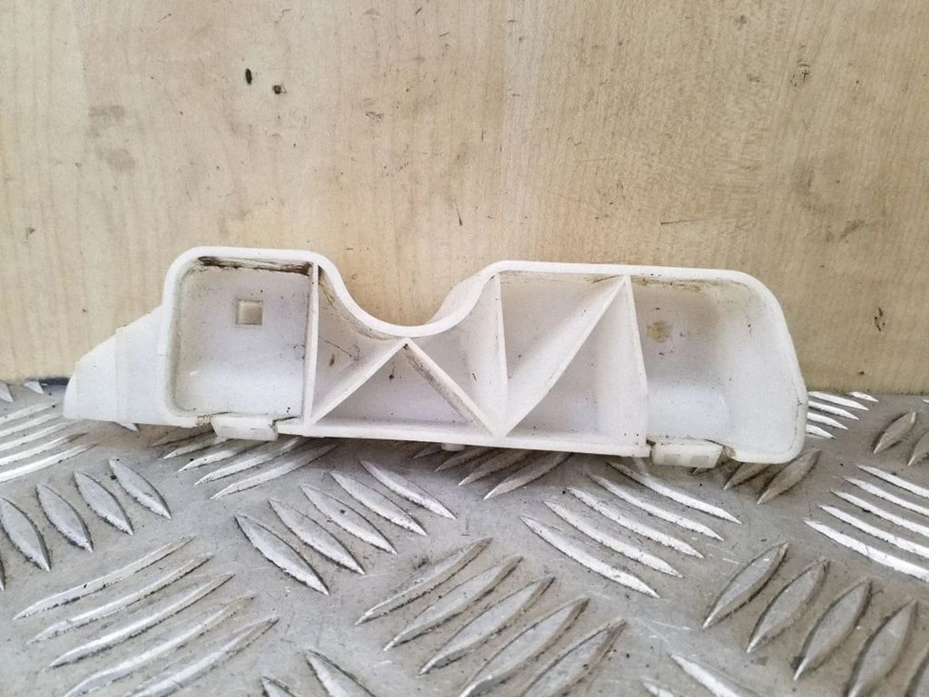 Esistange kinnitusklamber 62222JD000