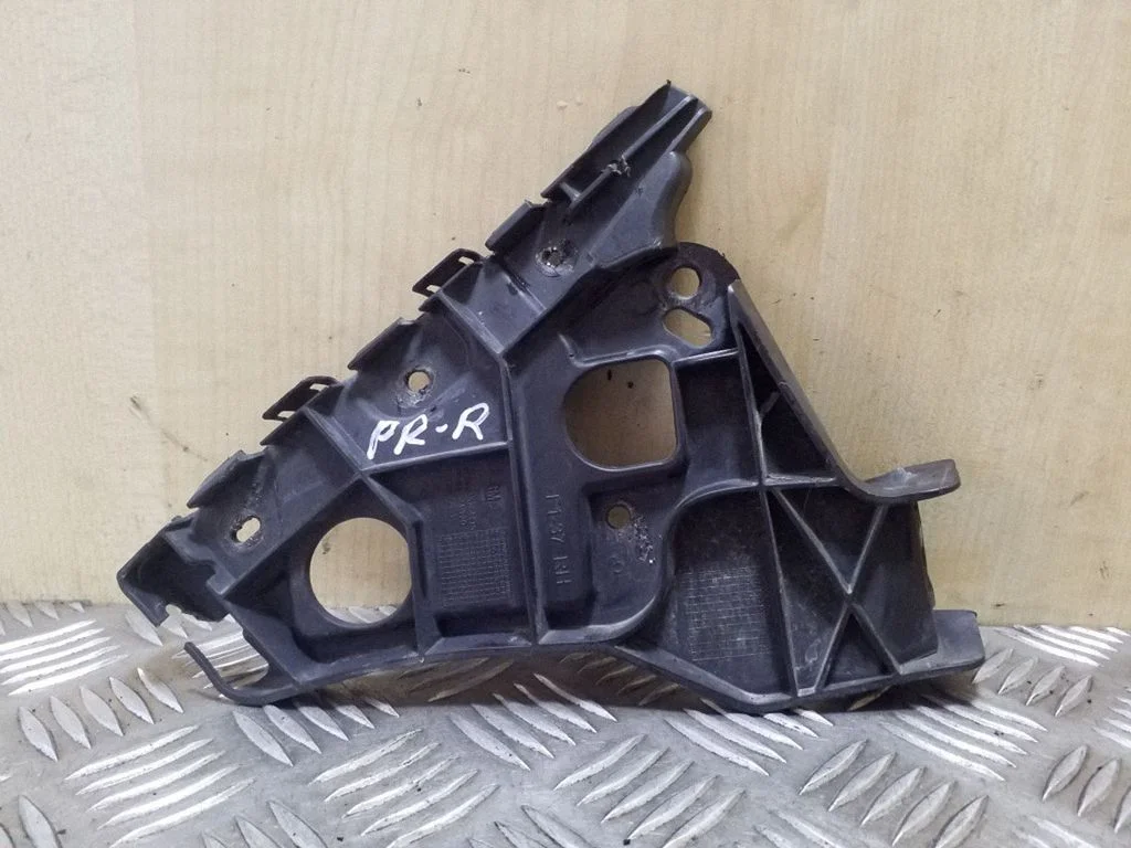Front bumper mounting bracket 13264475
