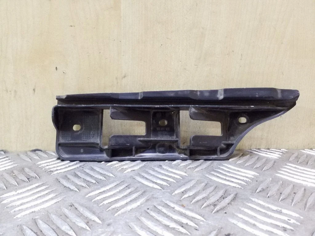 Front bumper mounting bracket 1K0807183