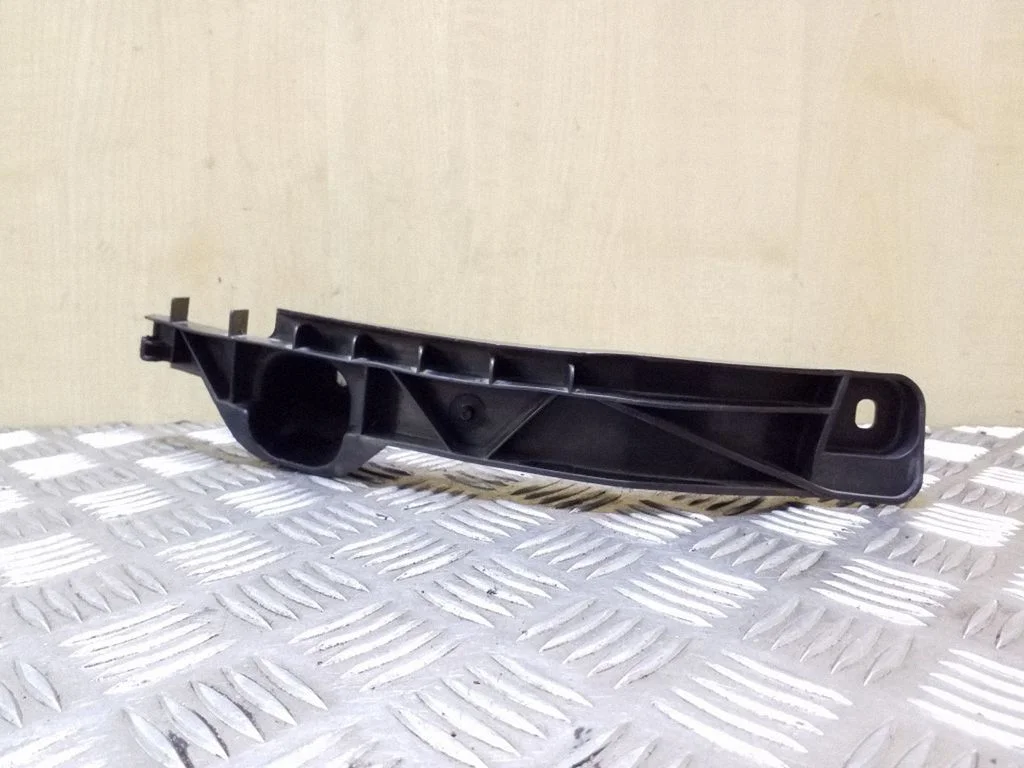 Front bumper mounting bracket 1K0807890B