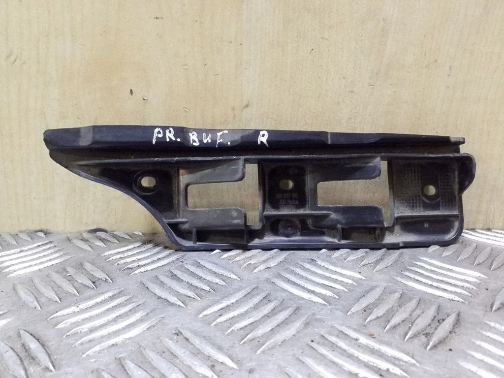 Front bumper mounting bracket 1K0807184