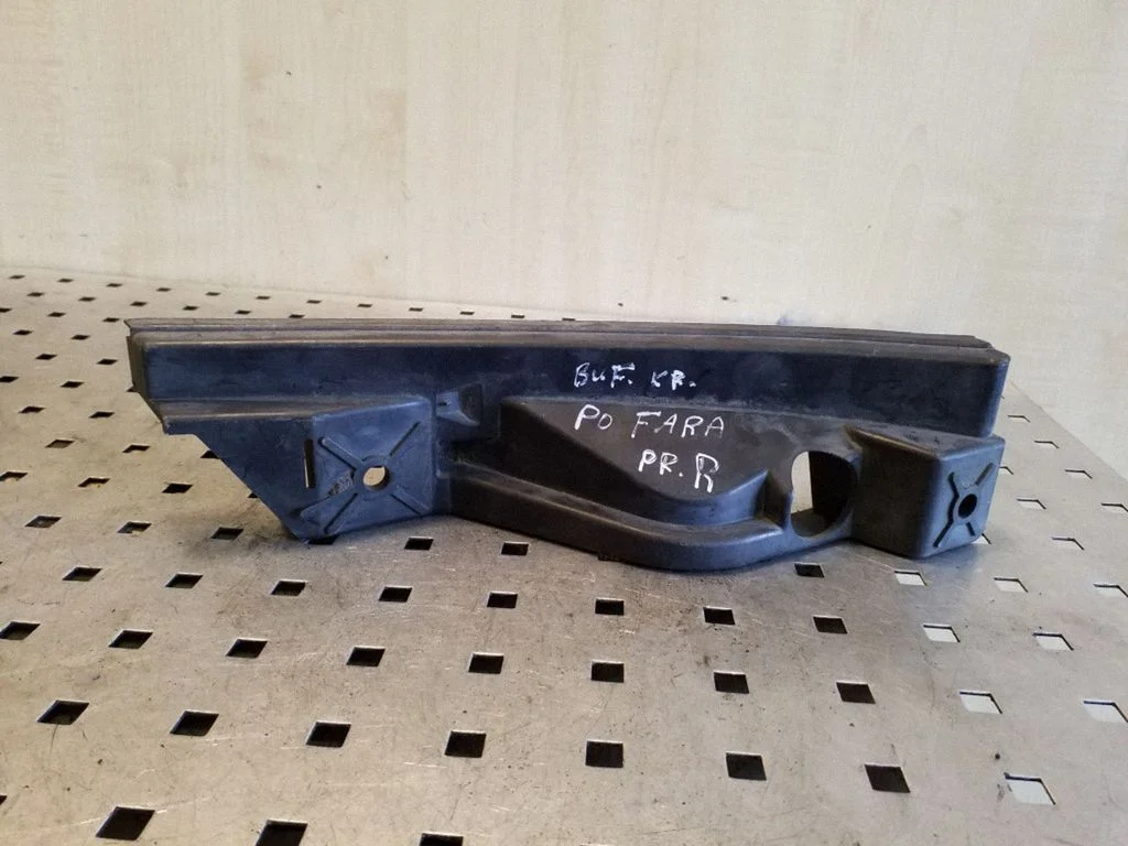 Front bumper mounting bracket 1T0807890A