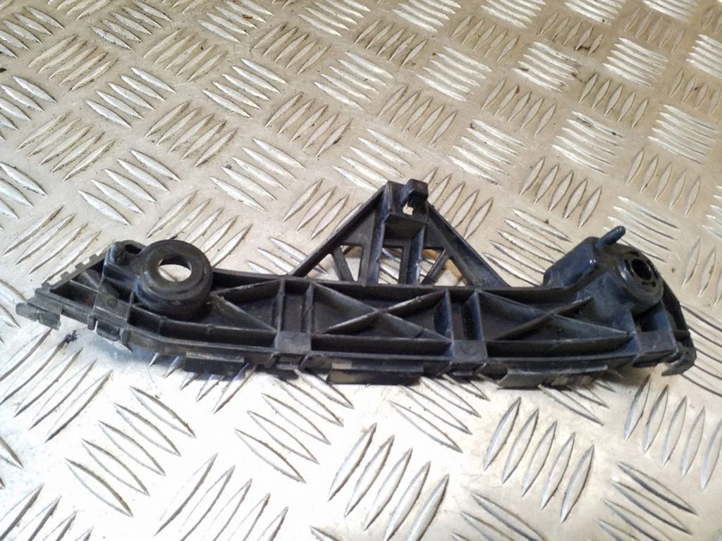 Esistange kinnitusklamber BBM4500TI – Mazda 3 II (2009-2013)