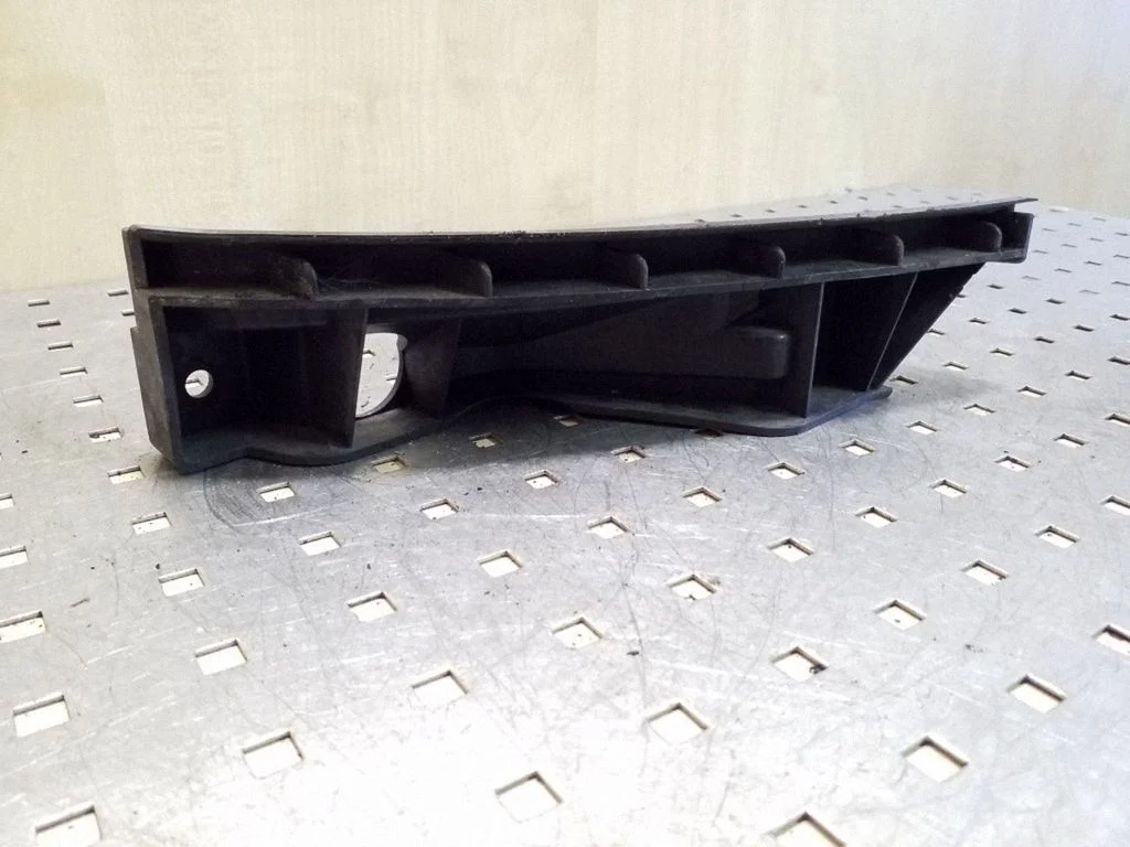 Front bumper mounting bracket 1T0807890A