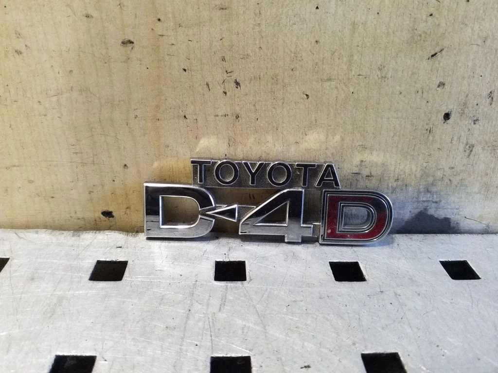 Manufacturer badge logo/emblem