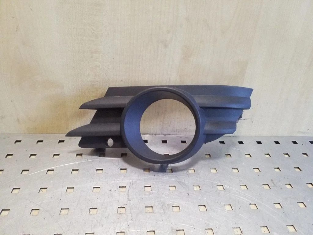 Front fog light trim/grill 13193538