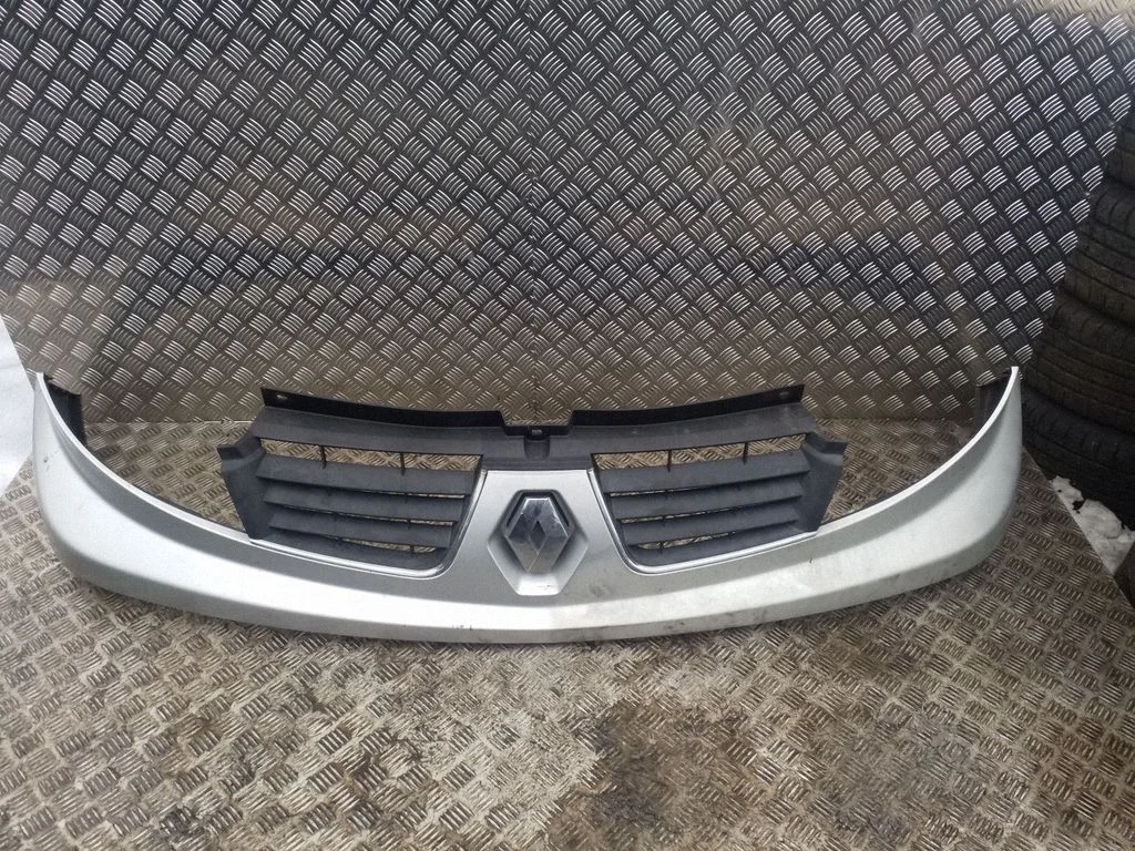 Front bumper upper radiator grill 623100251R