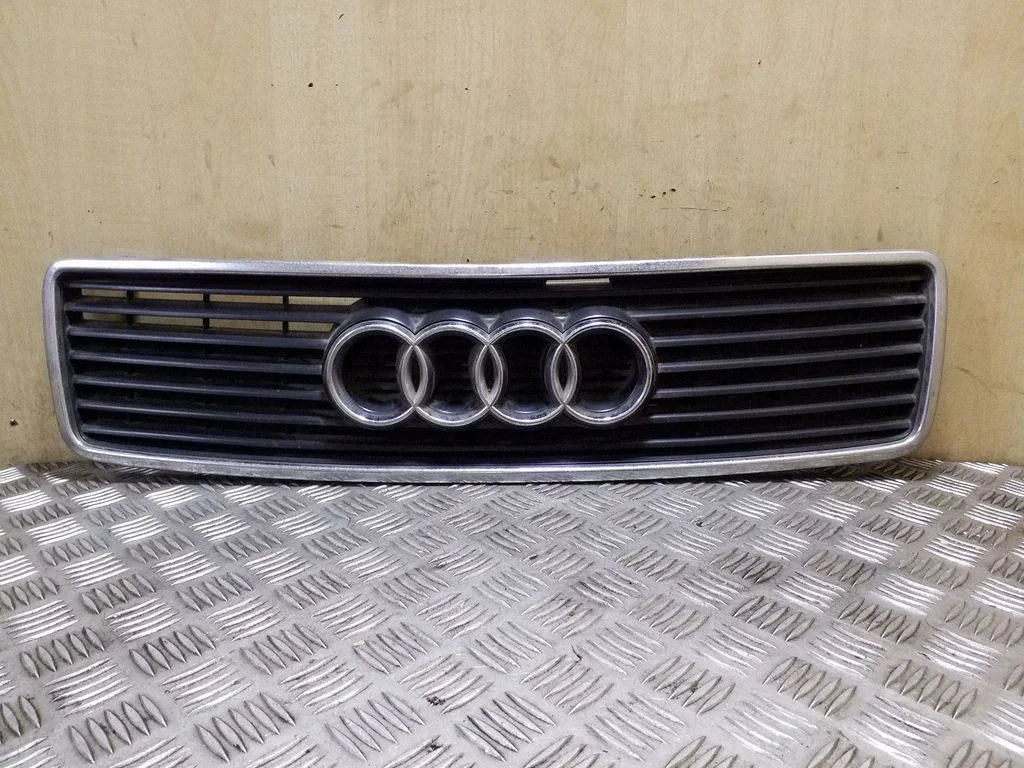 Front bumper upper radiator grill 4A0853651