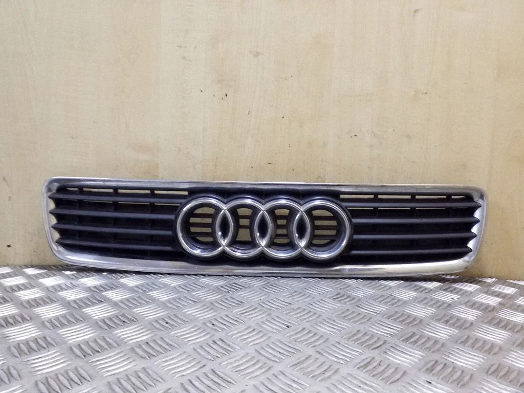 Front bumper upper radiator grill – Audi A4 S4 B5 8D (1999-2000)