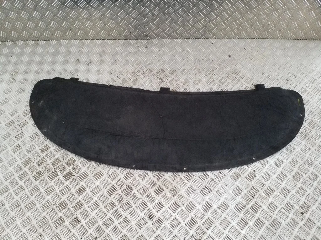 Engine bonnet/hood sound/heat insulation