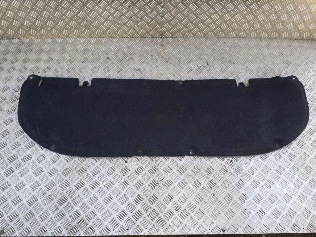 Engine bonnet/hood sound/heat insulation