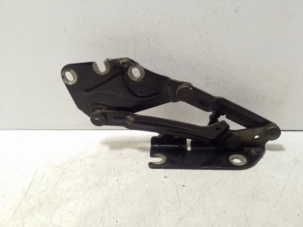 Engine bonnet/hood hinges – Volkswagen Golf Plus (2005-2013)