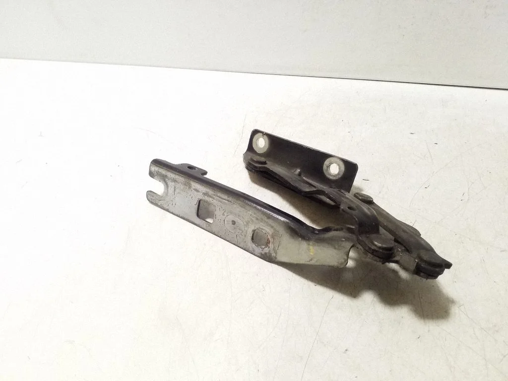 Engine bonnet/hood hinges – Volkswagen Golf Plus (2005-2013)