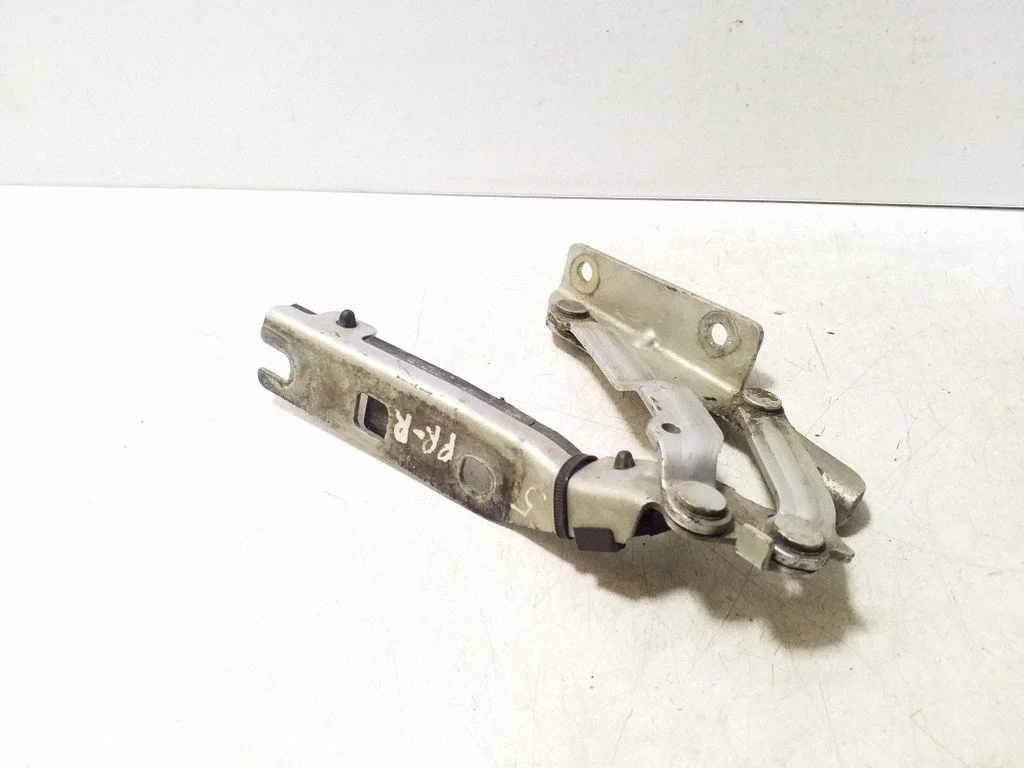 Engine bonnet/hood hinges – Volkswagen Golf Plus (2005-2013)