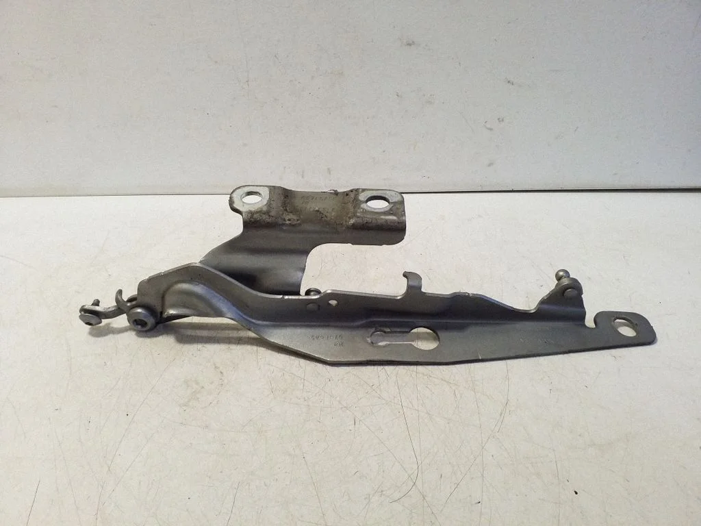 Engine bonnet/hood hinges 31385815