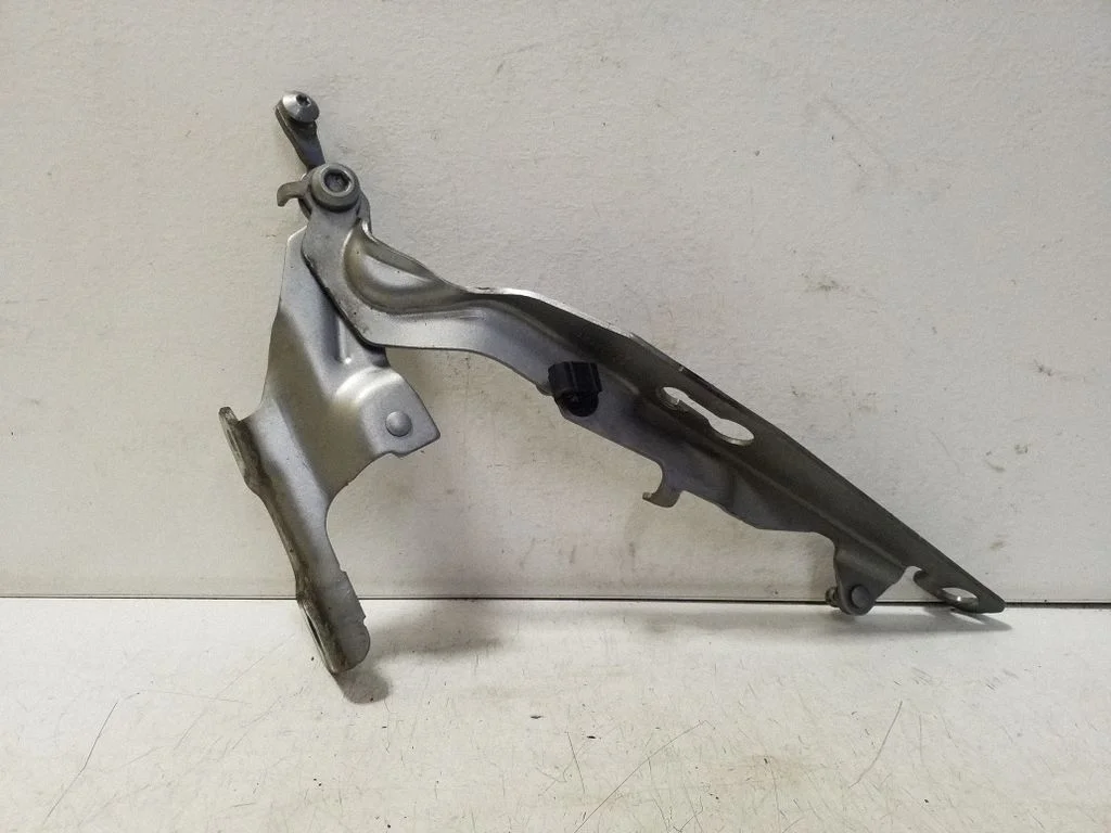 Engine bonnet/hood hinges 31385814