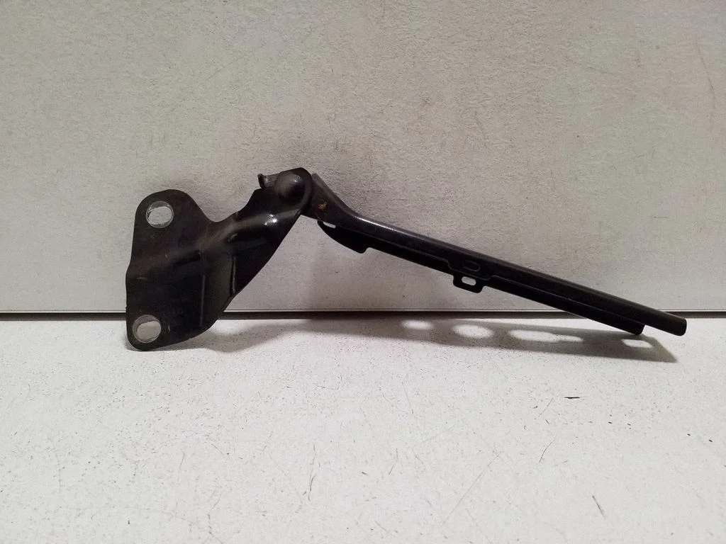 Mootorikapoti hinged 8U0823302 – Audi Q3 8U (2011-2016)