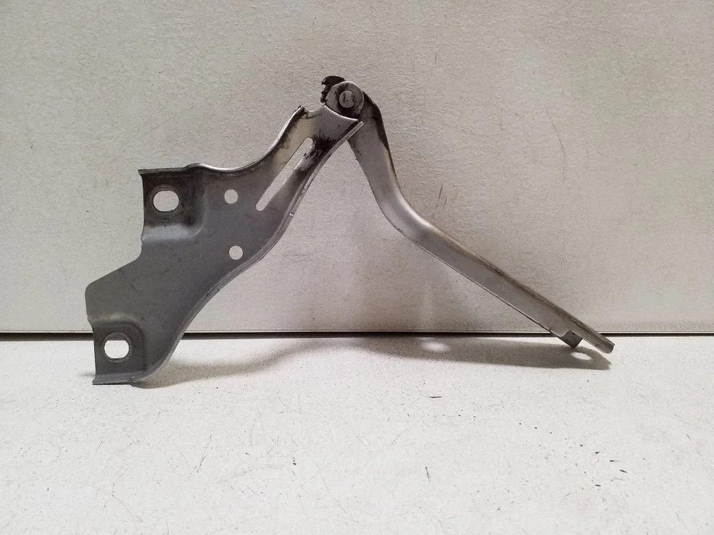 Engine bonnet/hood hinges 3G0823301