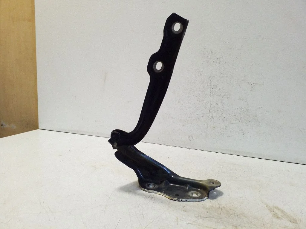 Engine bonnet/hood hinges 5E0823301