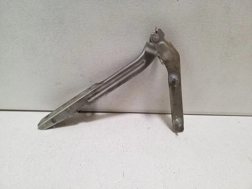 Engine bonnet/hood hinges – left