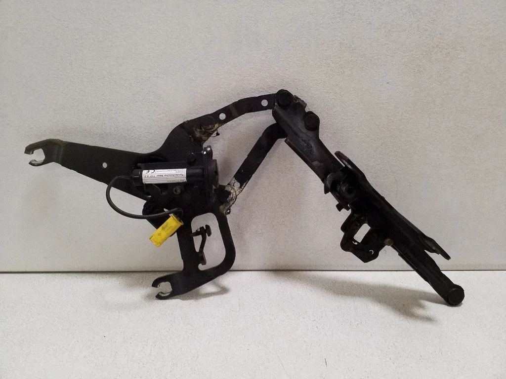 Mootorikapoti hinged 4822221