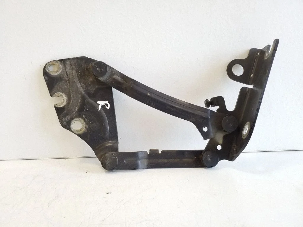 Engine bonnet/hood hinges – Volkswagen Golf Plus (2005-2013)
