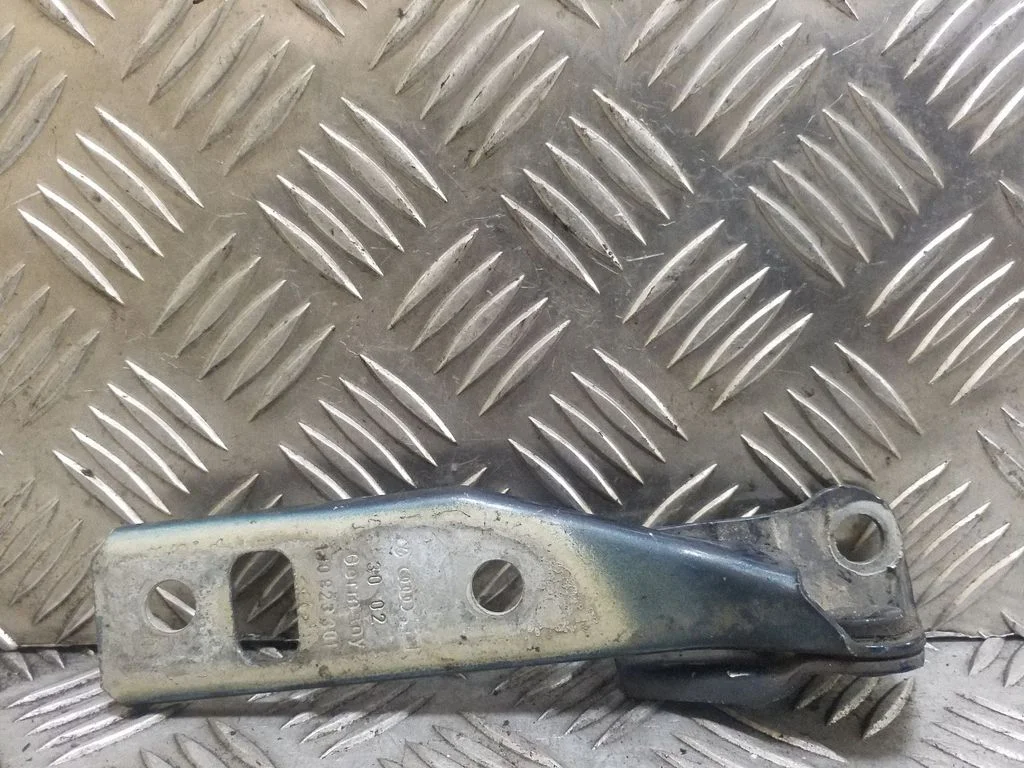 Motora pārsega eņģe (-es) 1J0823301