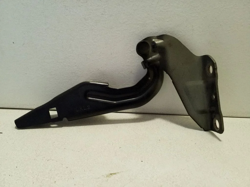 Engine bonnet/hood hinges – left