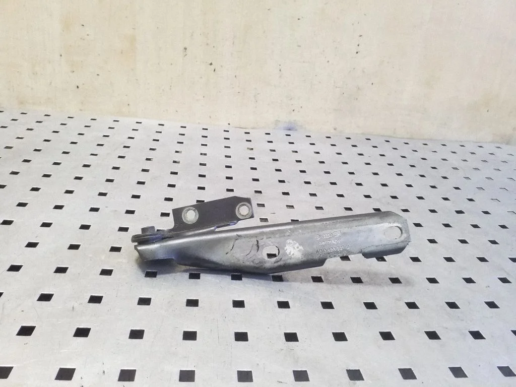 Motora pārsega eņģe (-es) 4B0823301D