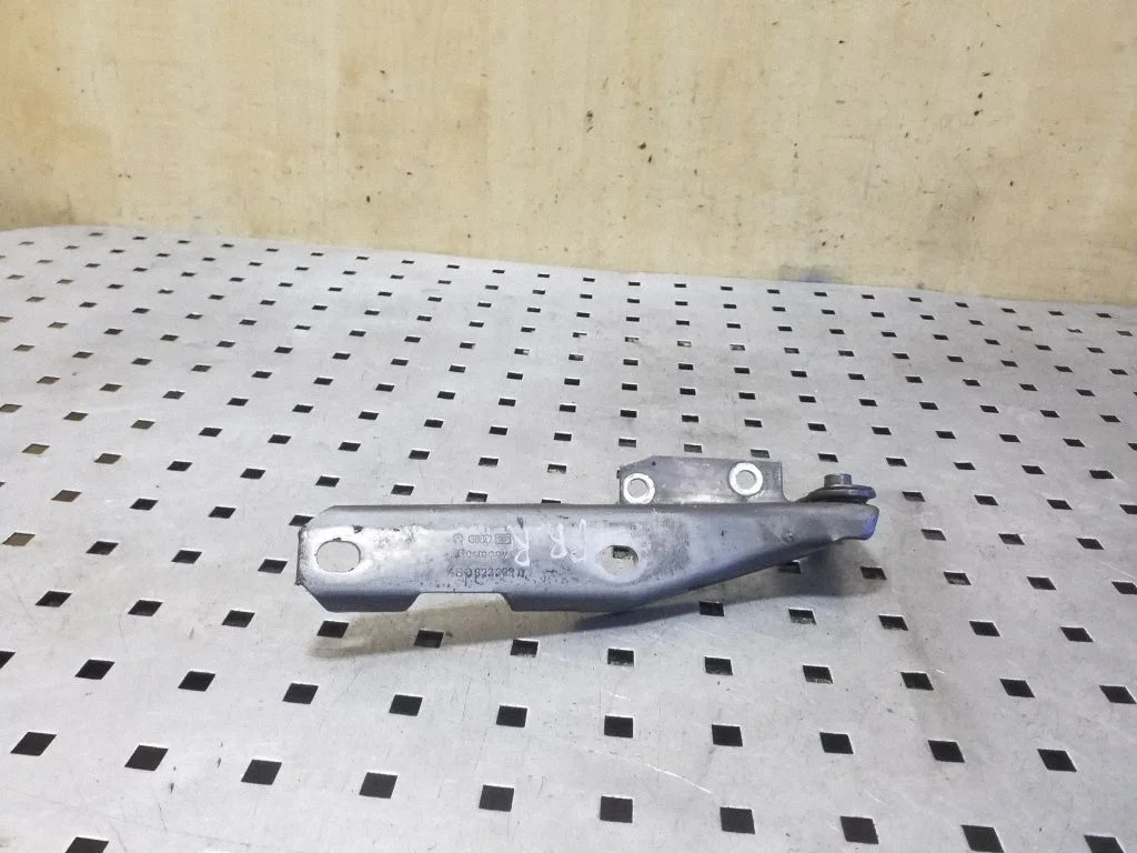 Engine bonnet/hood hinges 4B0823302D