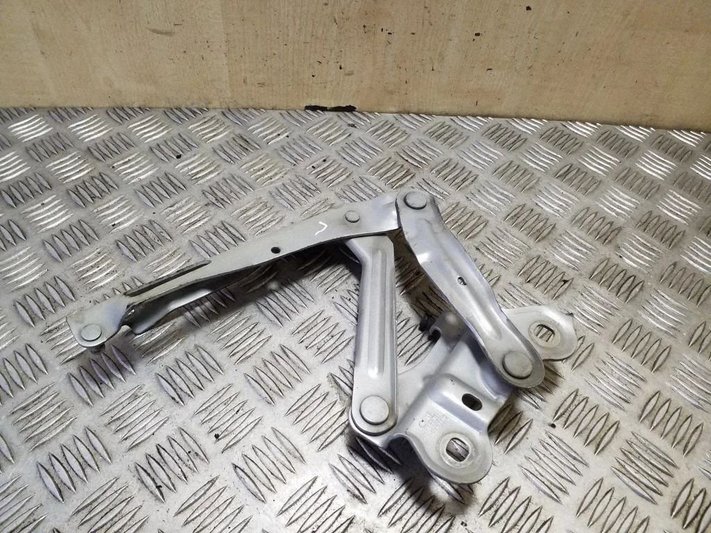 Mootorikapoti hinged 3V0823301