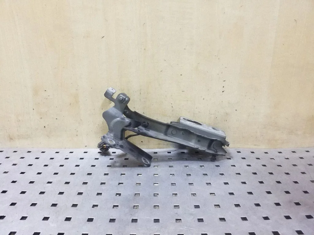 Engine bonnet/hood hinges 31385072