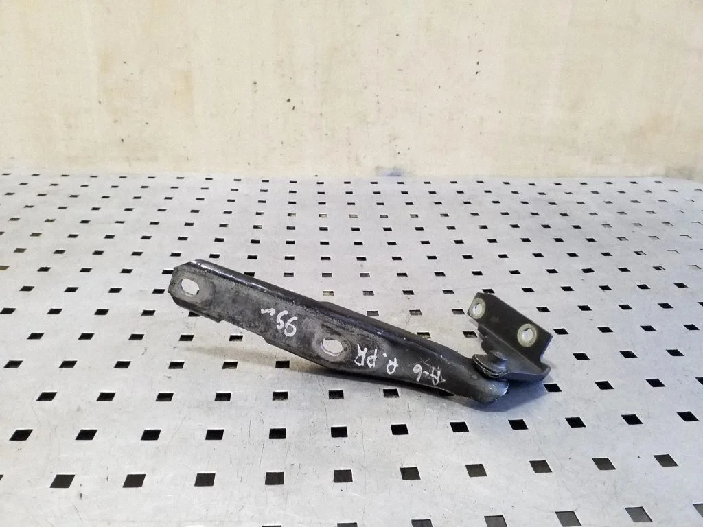 Engine bonnet/hood hinges 4B0823302D