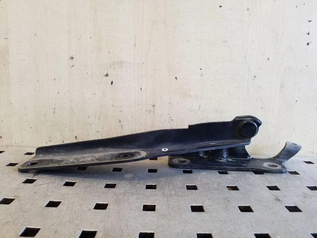 Engine bonnet/hood hinges – right