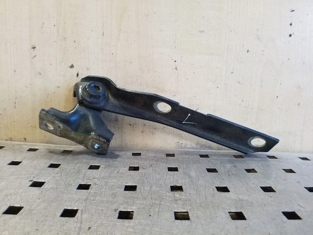 Engine bonnet/hood hinges – left