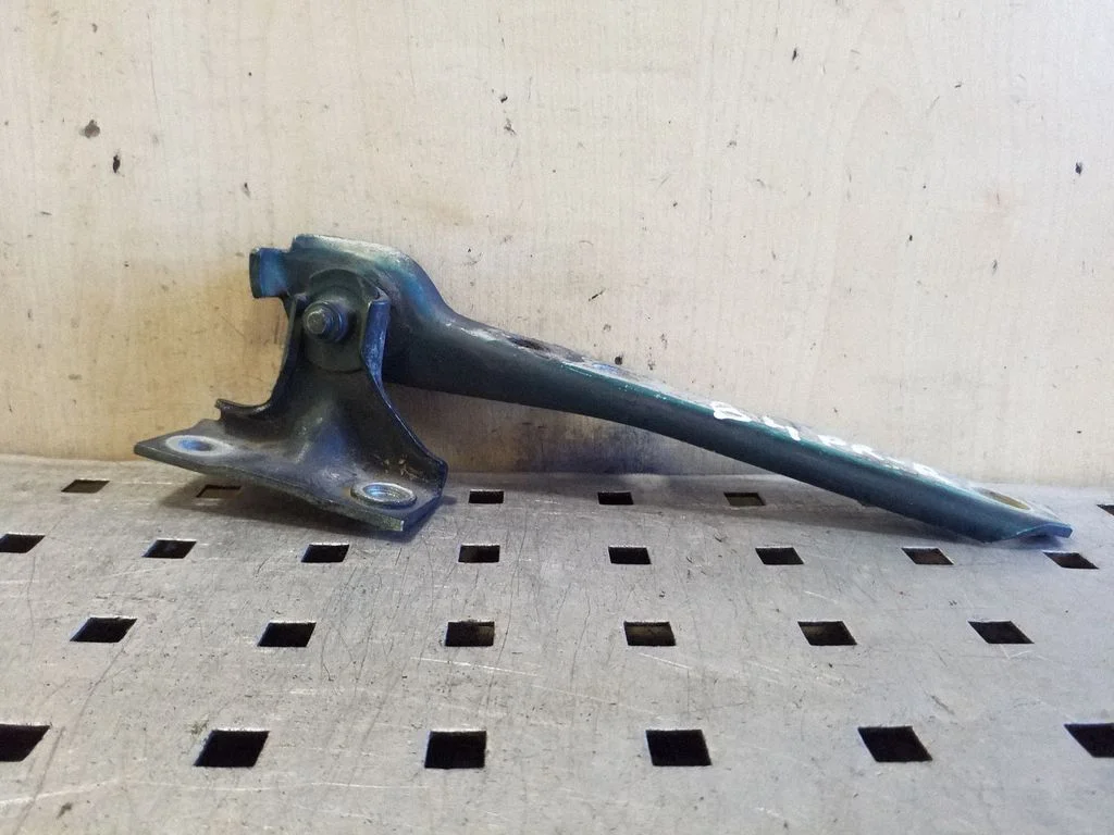 Engine bonnet/hood hinges – right
