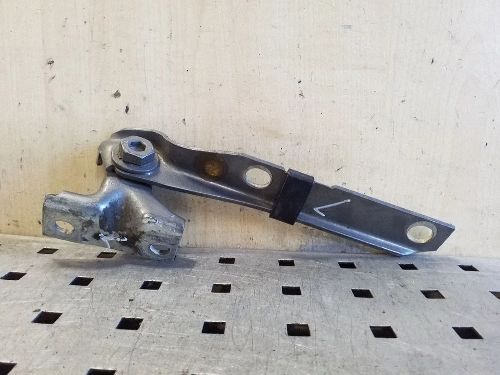 Engine bonnet/hood hinges – left