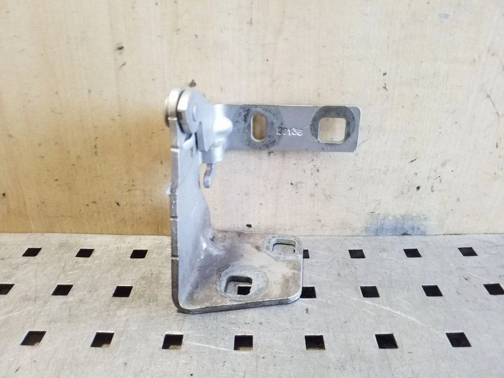 Engine bonnet/hood hinges 312082
